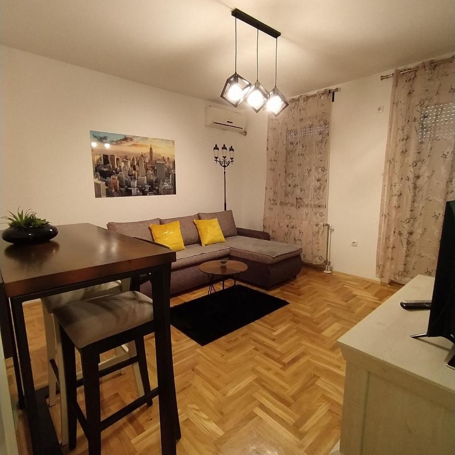 Daniris Apartman Нови Сад Екстериор снимка