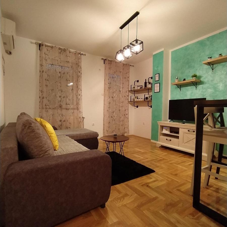 Daniris Apartman Нови Сад Екстериор снимка